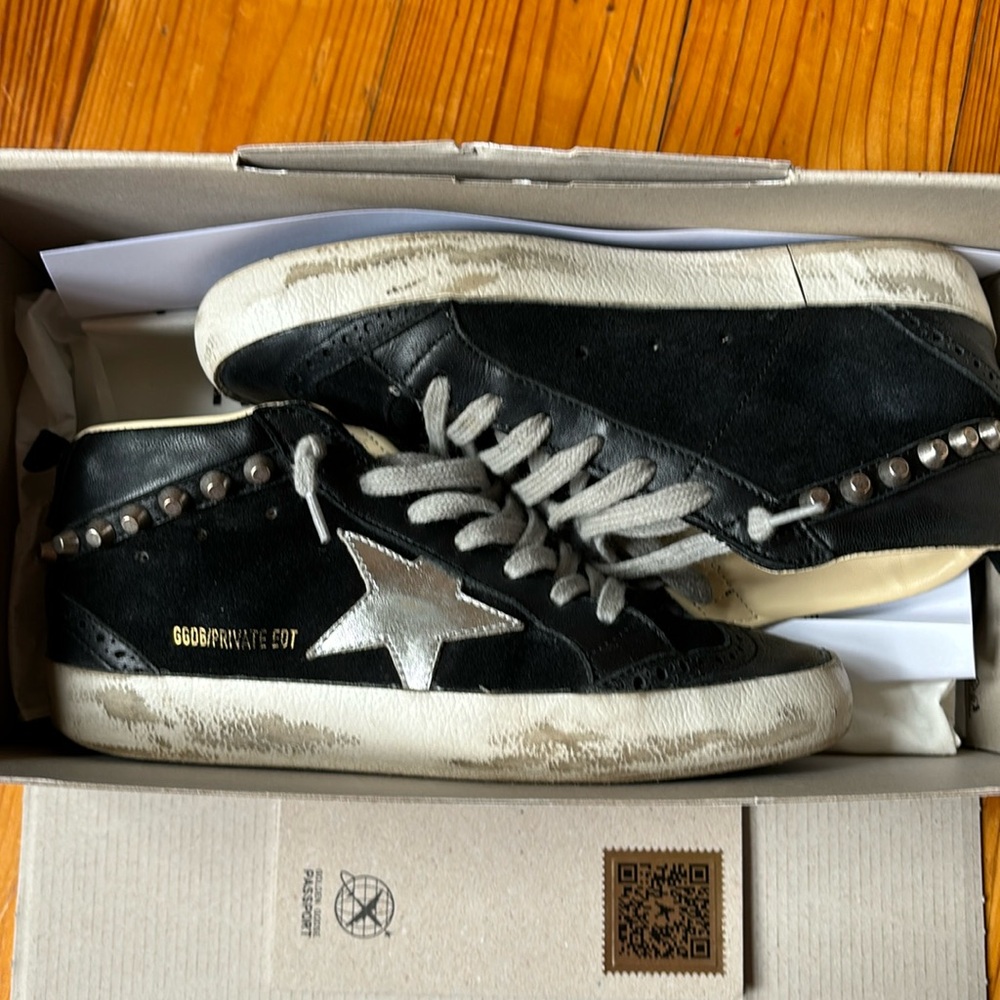 Golden Goose Mid Star black/siver nappa and suede stud. Size 36.
